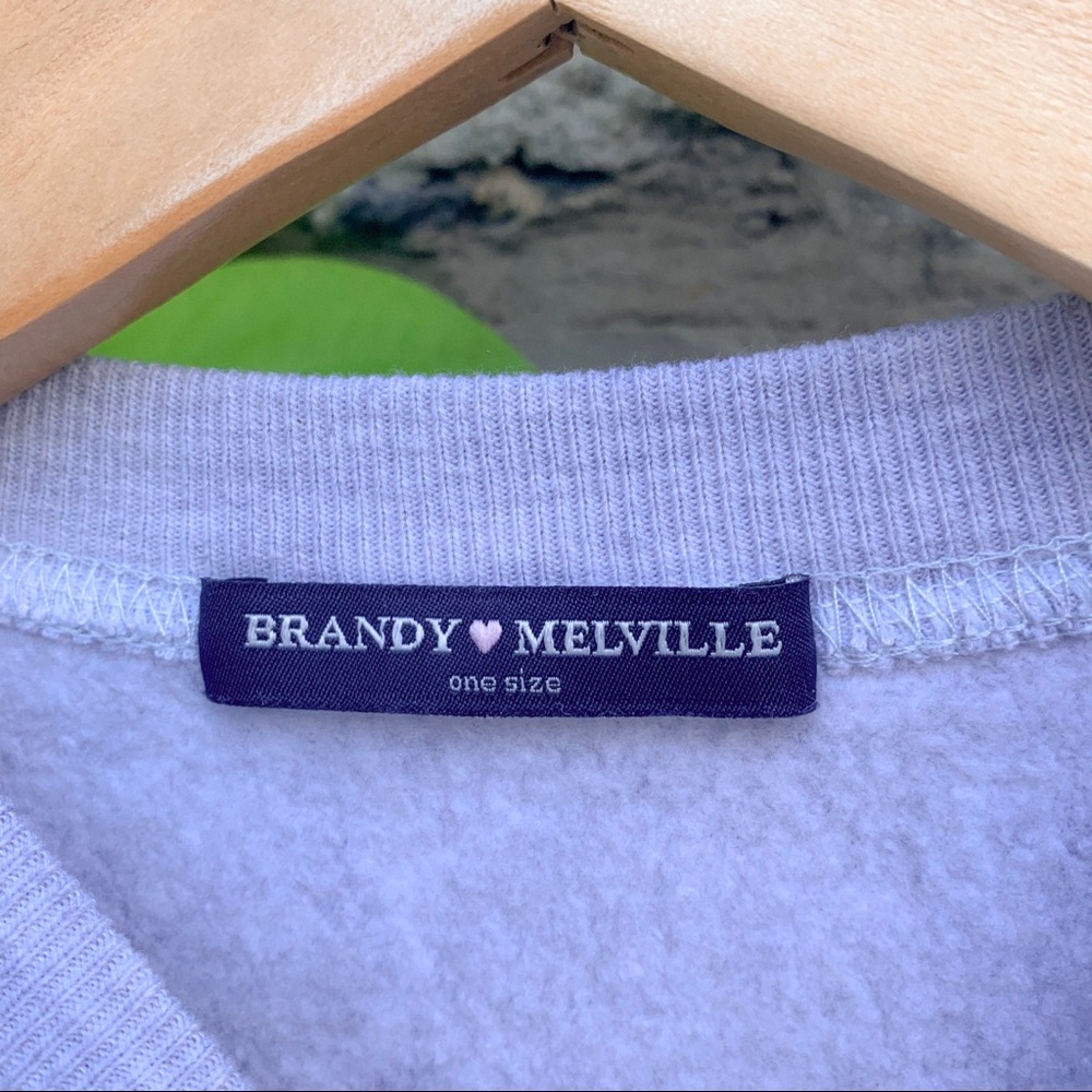 ⛅️ Brandy Melville Comfy Crew Neck Sweatshirt - Picture 6 of 7